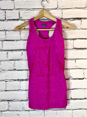 Women's Athleta Pink Seamless Racerback Tank Top size Medium Yoga Running